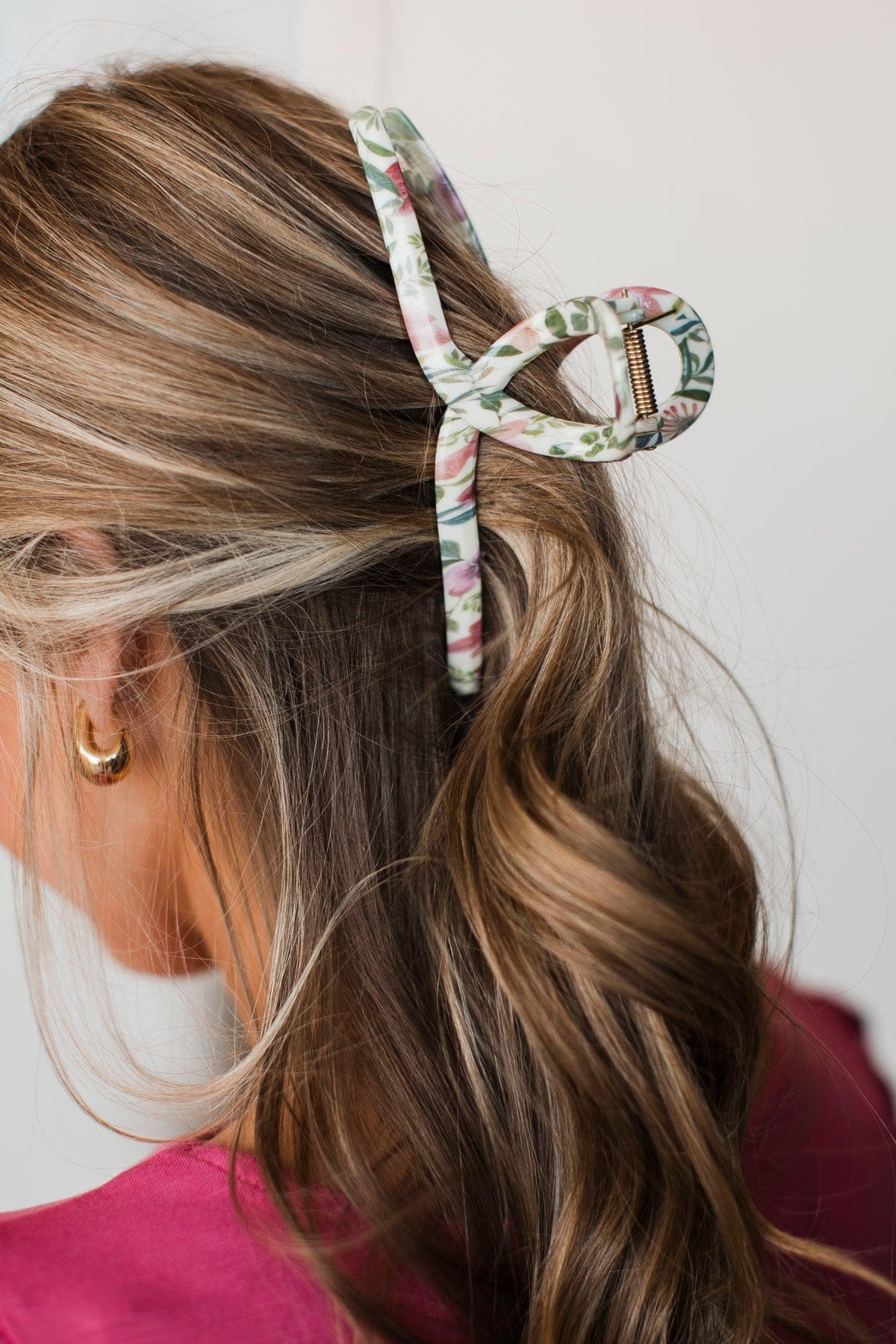 Look Past You Floral Hair Clip- Cream