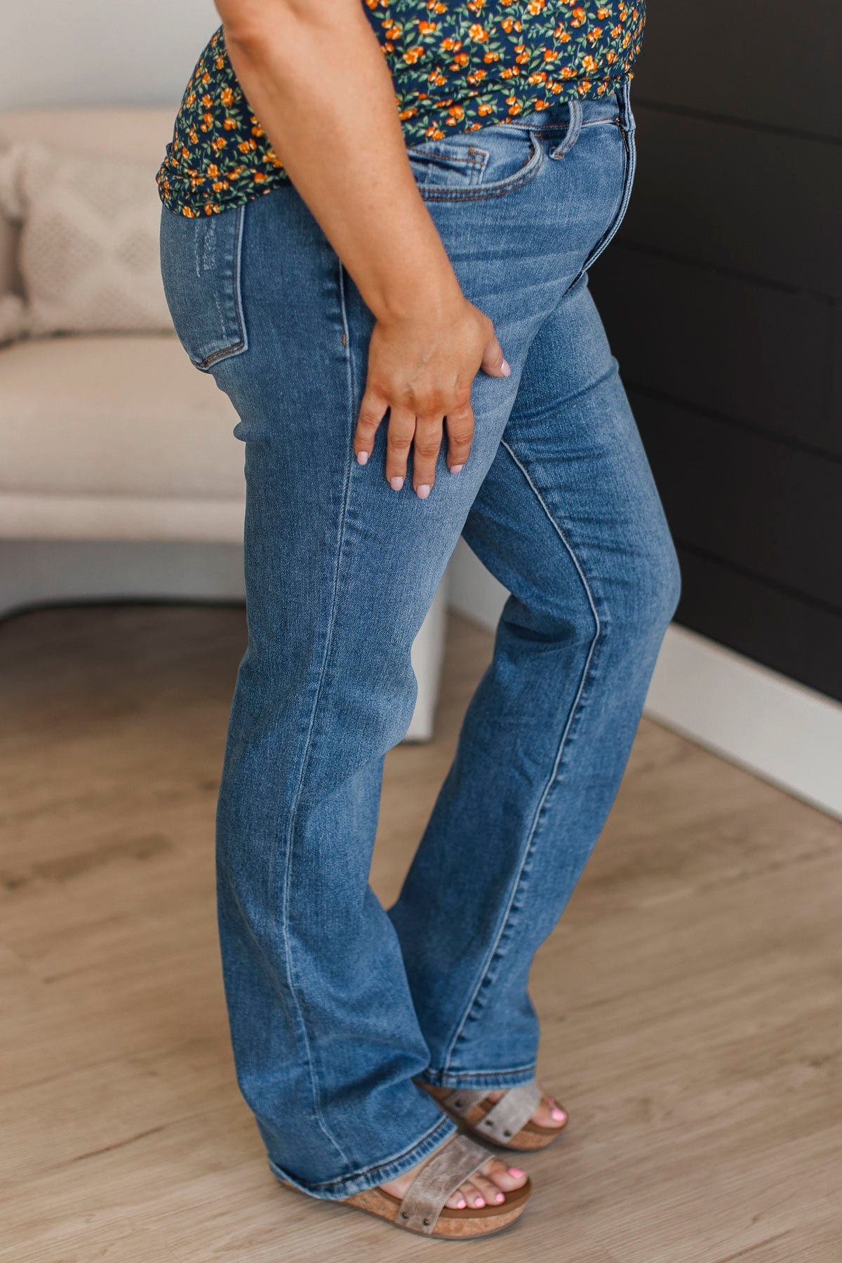 Vervet Bootcut Jeans- Adrina Wash
