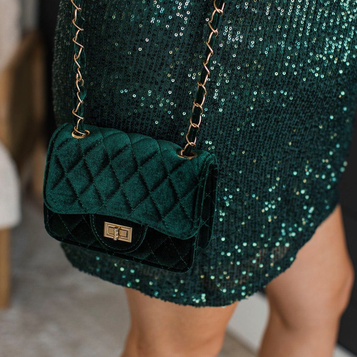 Always Trending Velvet Crossbody Purse- Hunter Green display picture 3