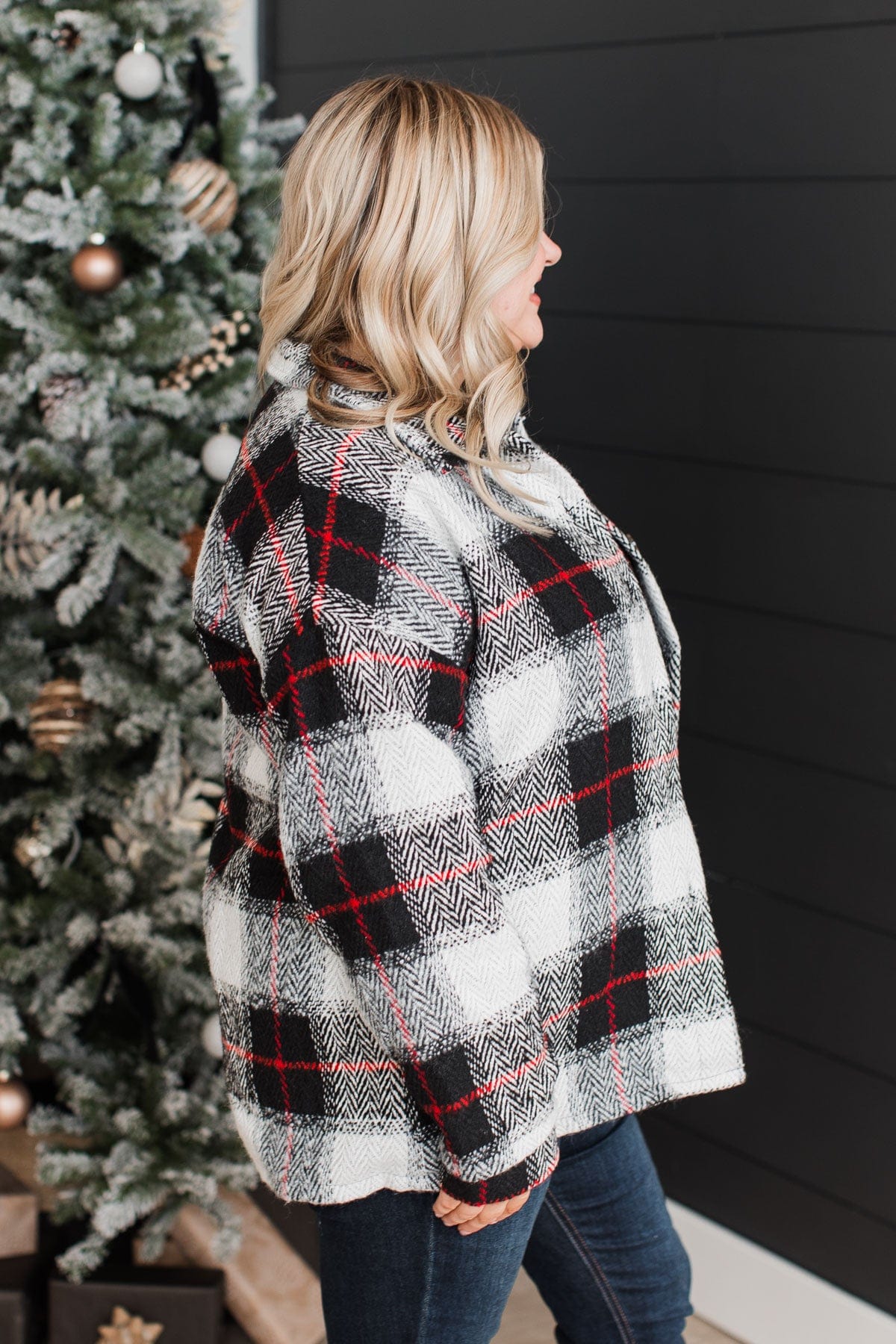 Campfire Nights Plaid Jacket- Black & Red