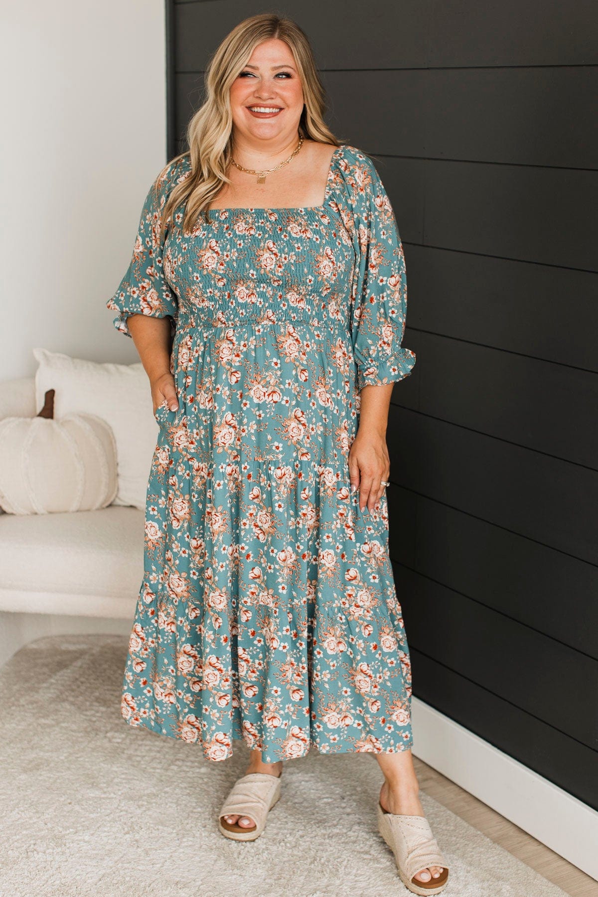 romantic midi dress short sleeve Cream Lightness Short Sleeve Midi Dress FARM Rio seamed bodice and a straight neckline Romantic Afternoon Embroidered Midi Dress