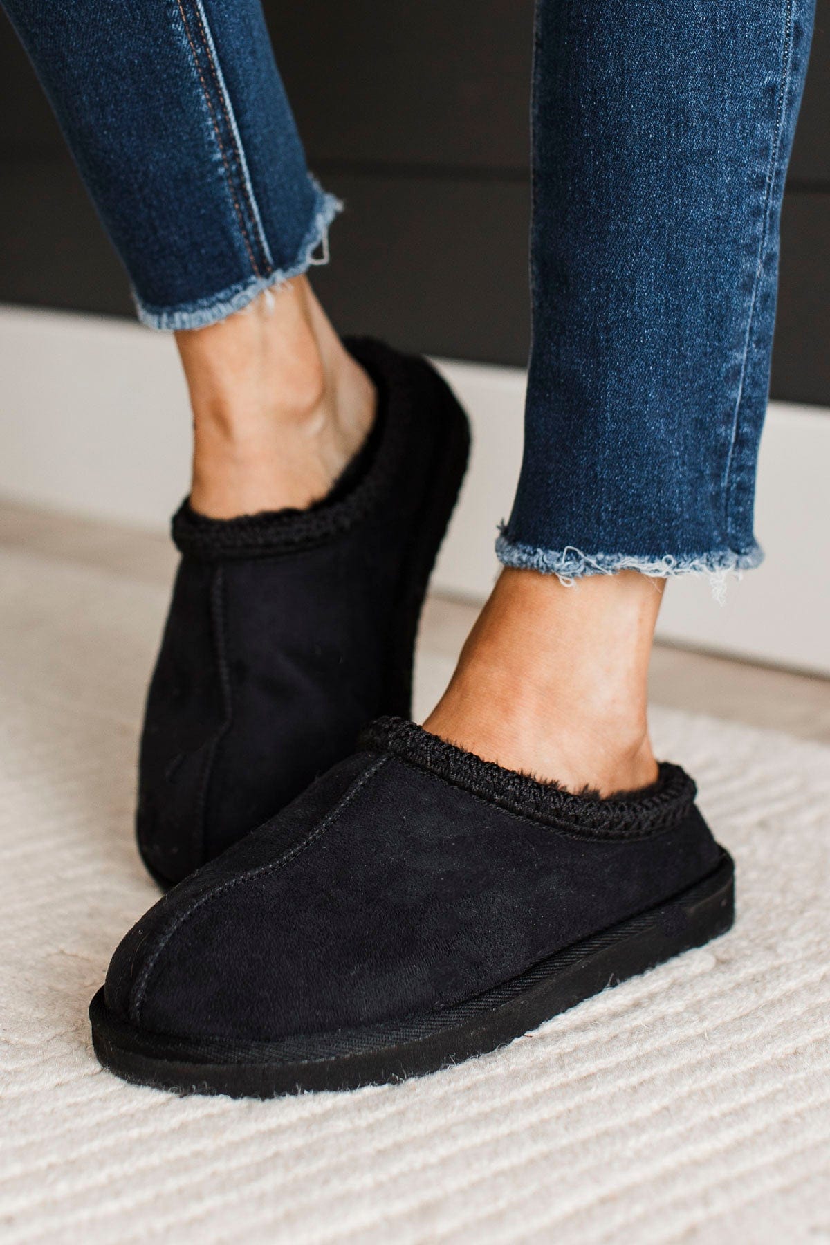 Very G Bruin Slippers- Black - Main Image