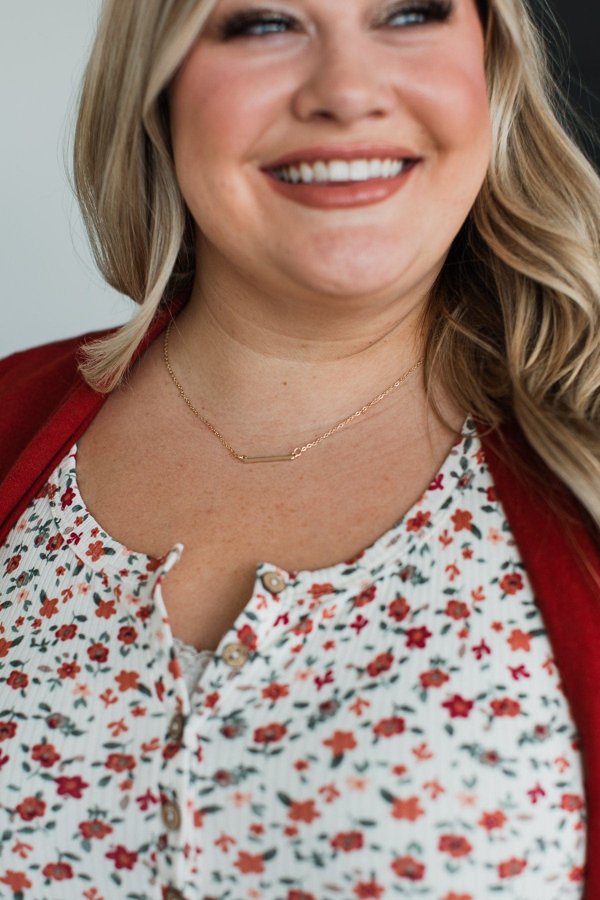 Endless Delight Bar Pendant Necklace- Gold