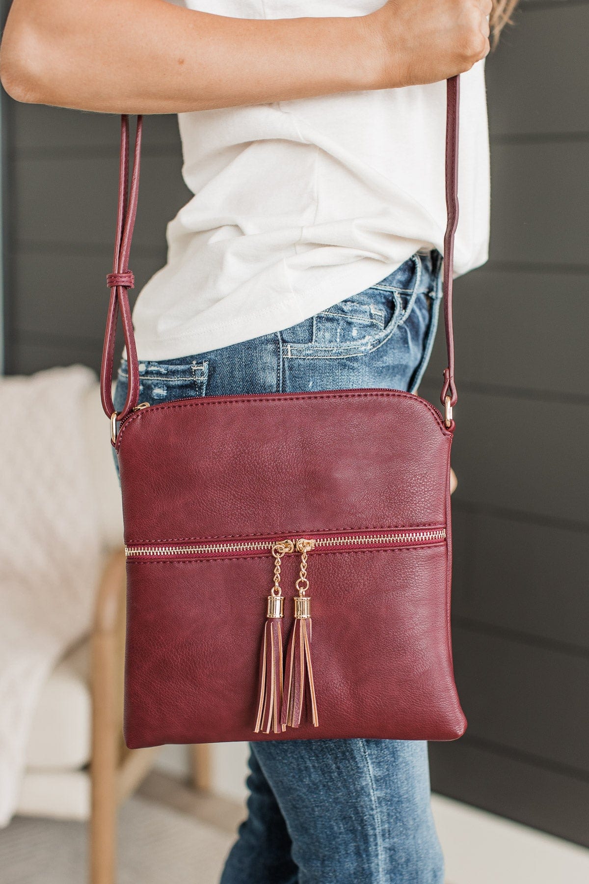 Buy the Womens Burgundy Genuine Leather Adjustable Strap Crossbody Bag Purse  | GoodwillFinds