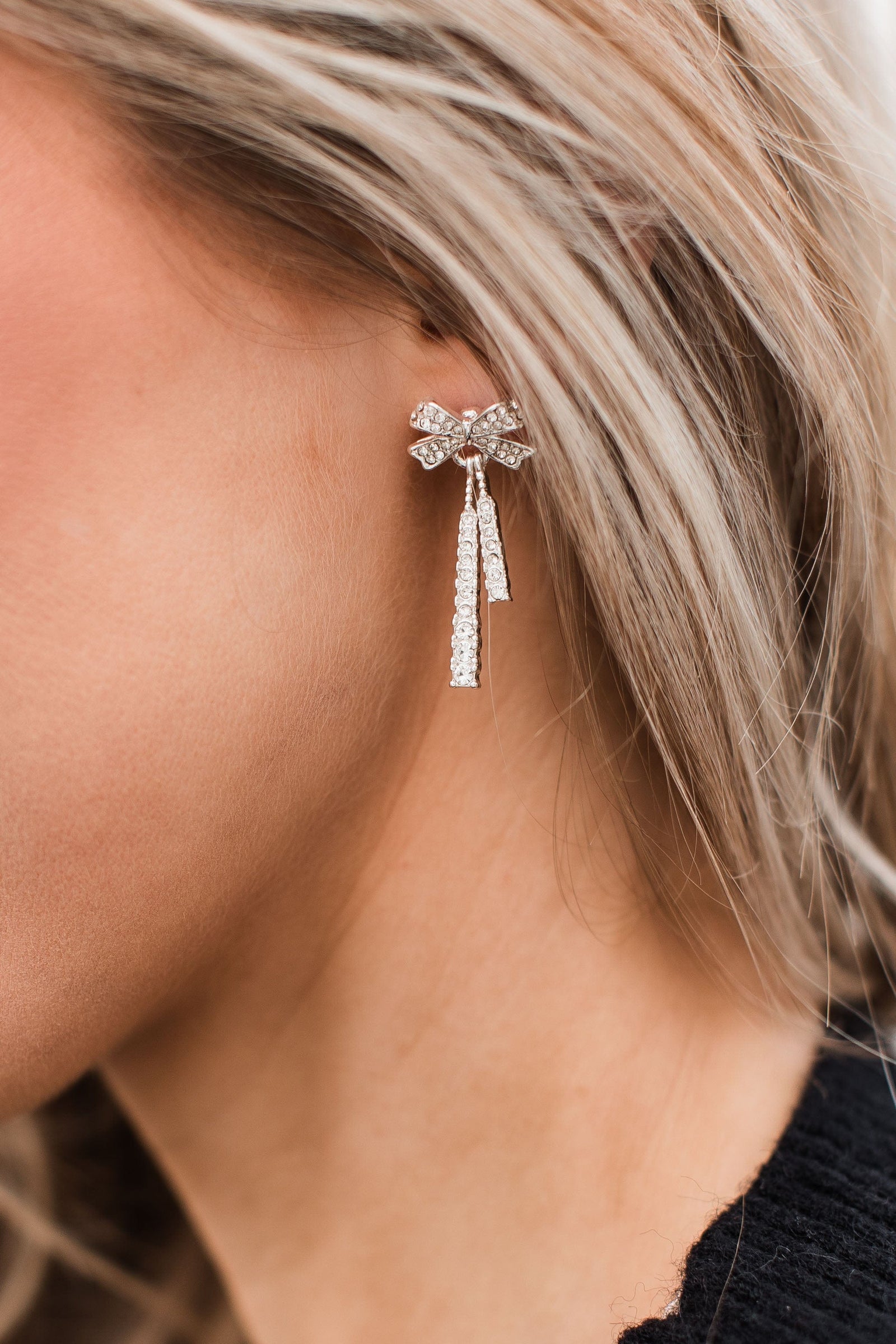 Dangle discount bow earrings