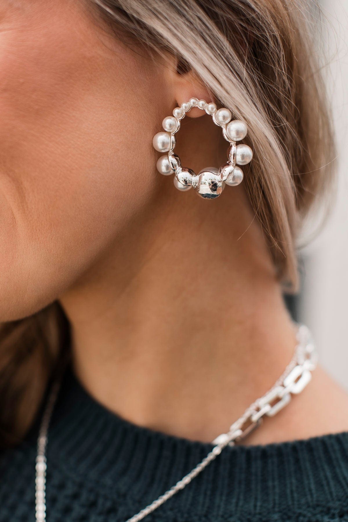 Simply Beaming Hoop Earrings- Pearl