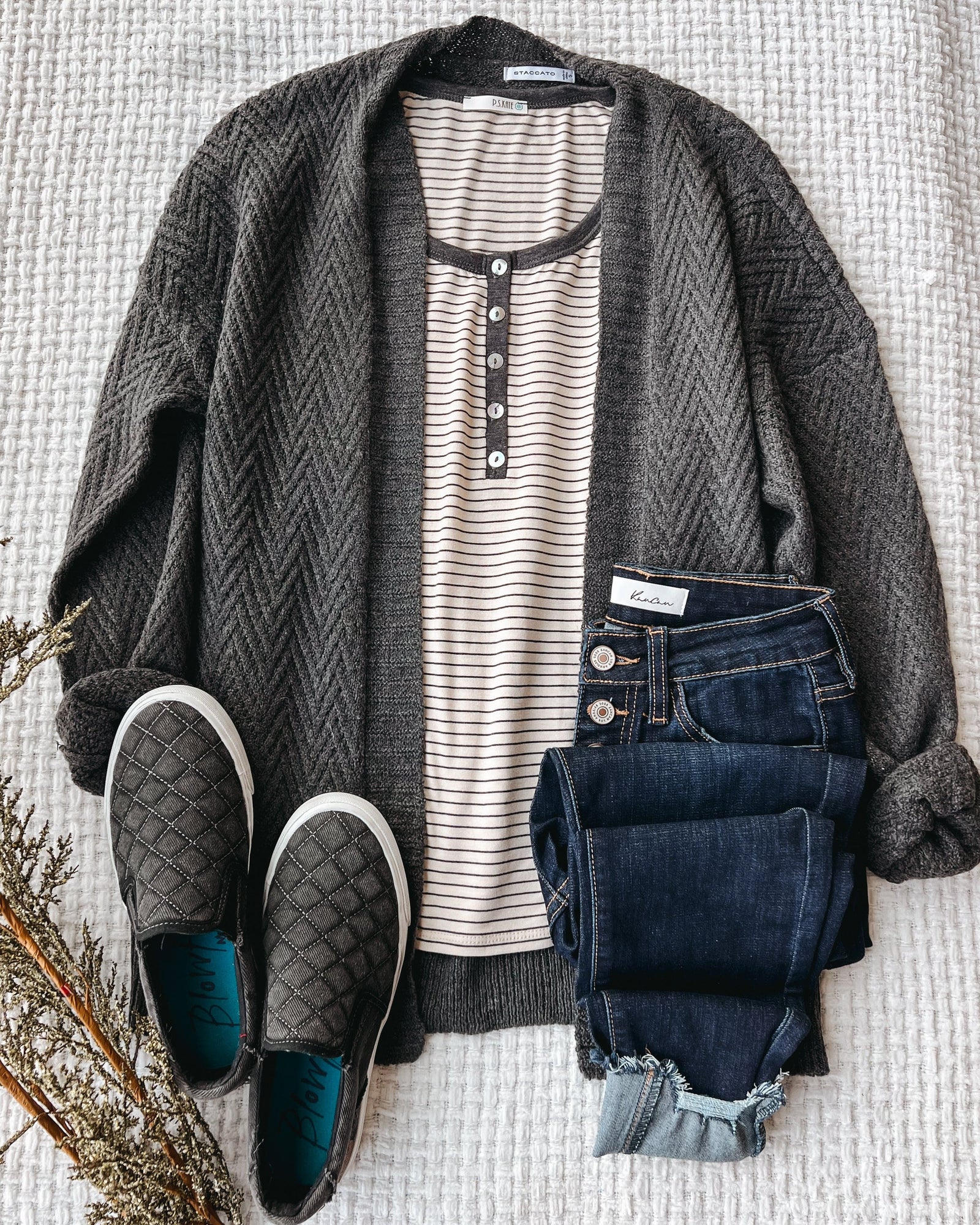 Friendly Smiles Outfit