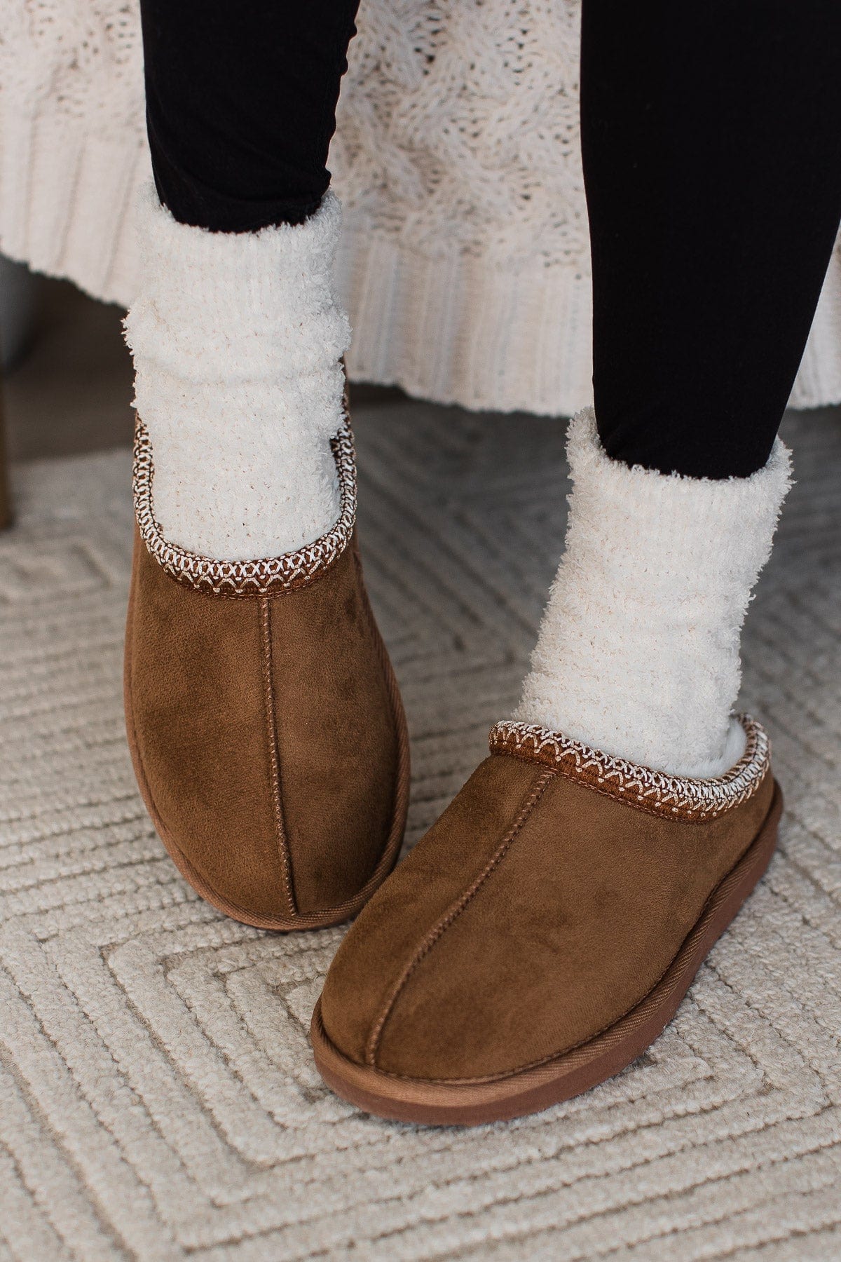 Very G Bruin 2 Slippers- Tan
