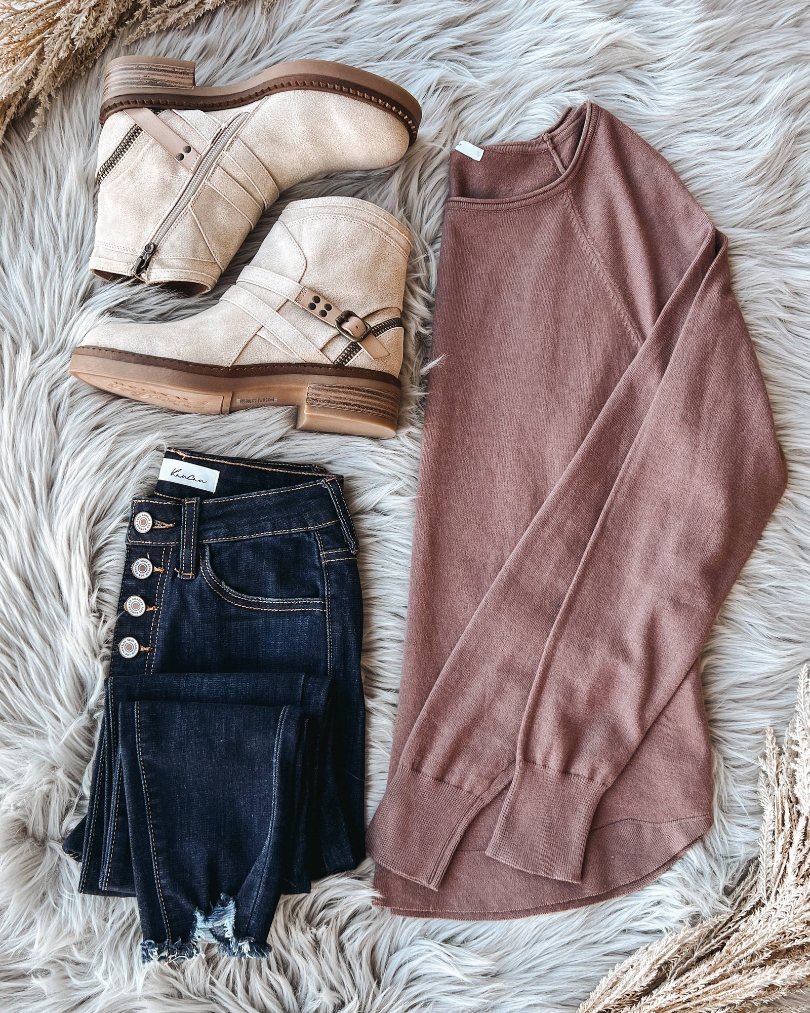 Escape the Day Outfit