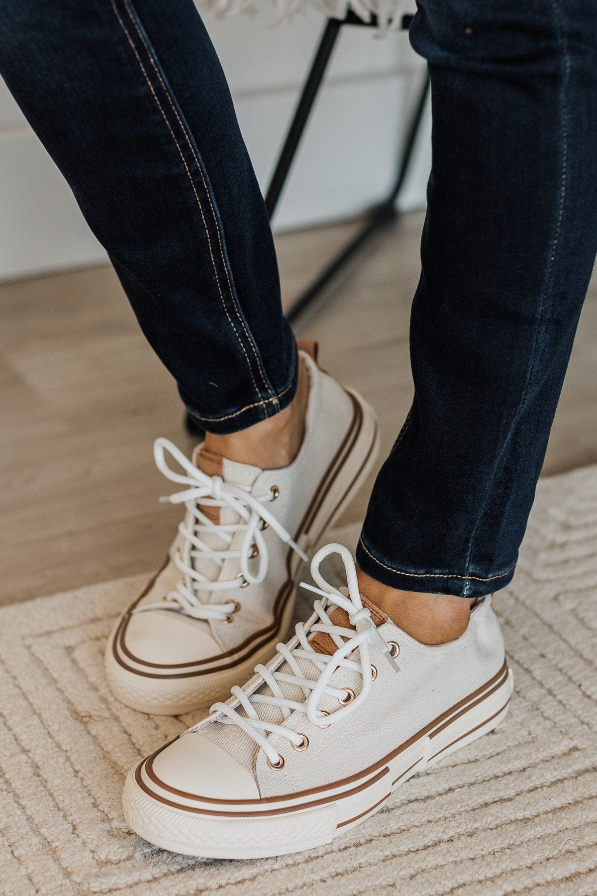 Very G Driana Sneakers- White – The Pulse Boutique