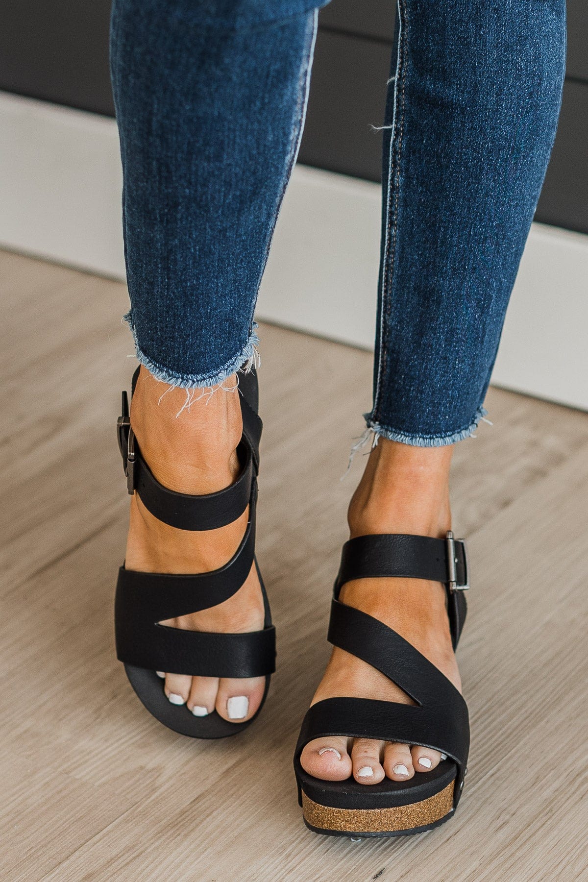 Very G Shayne Wedge Sandals Black The Pulse Boutique