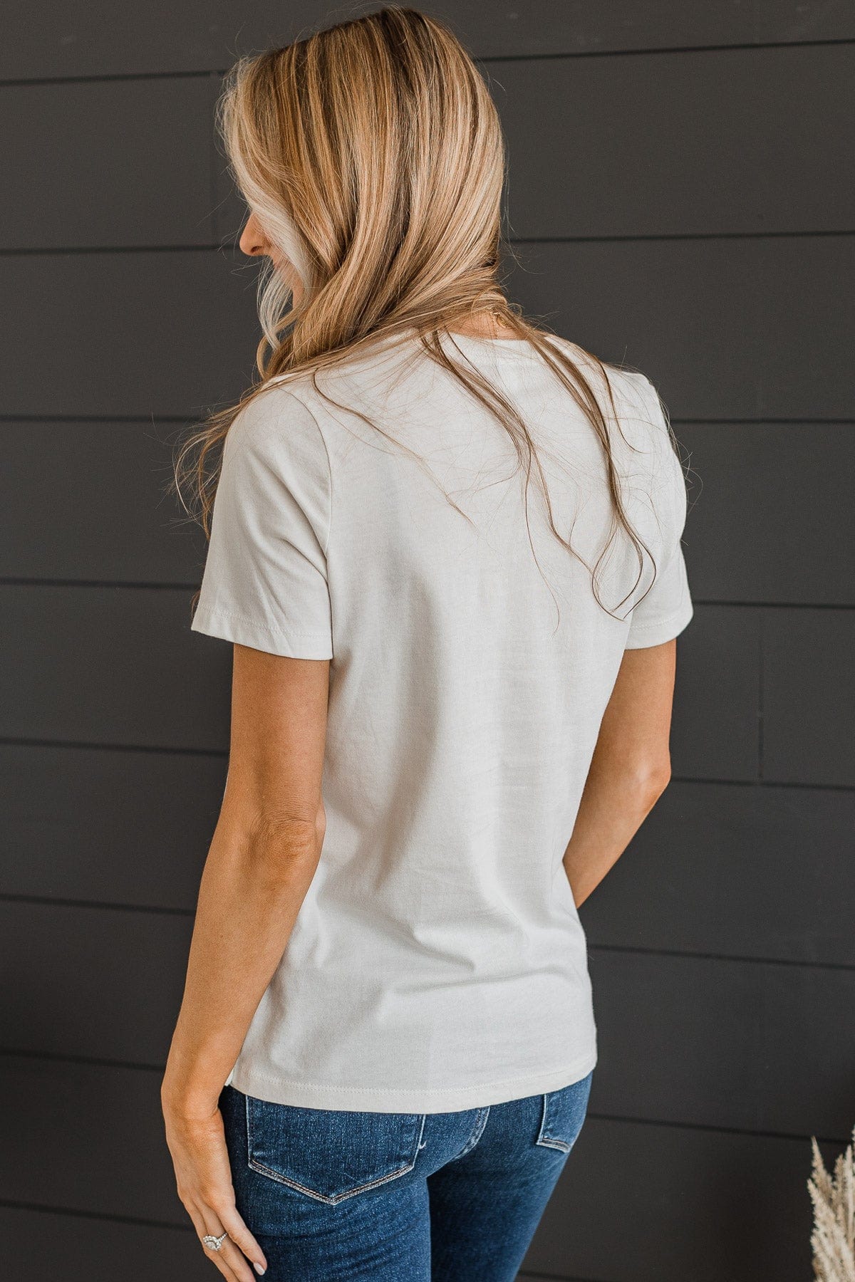 "Adventure Awaits" Graphic Tee- Light Cream