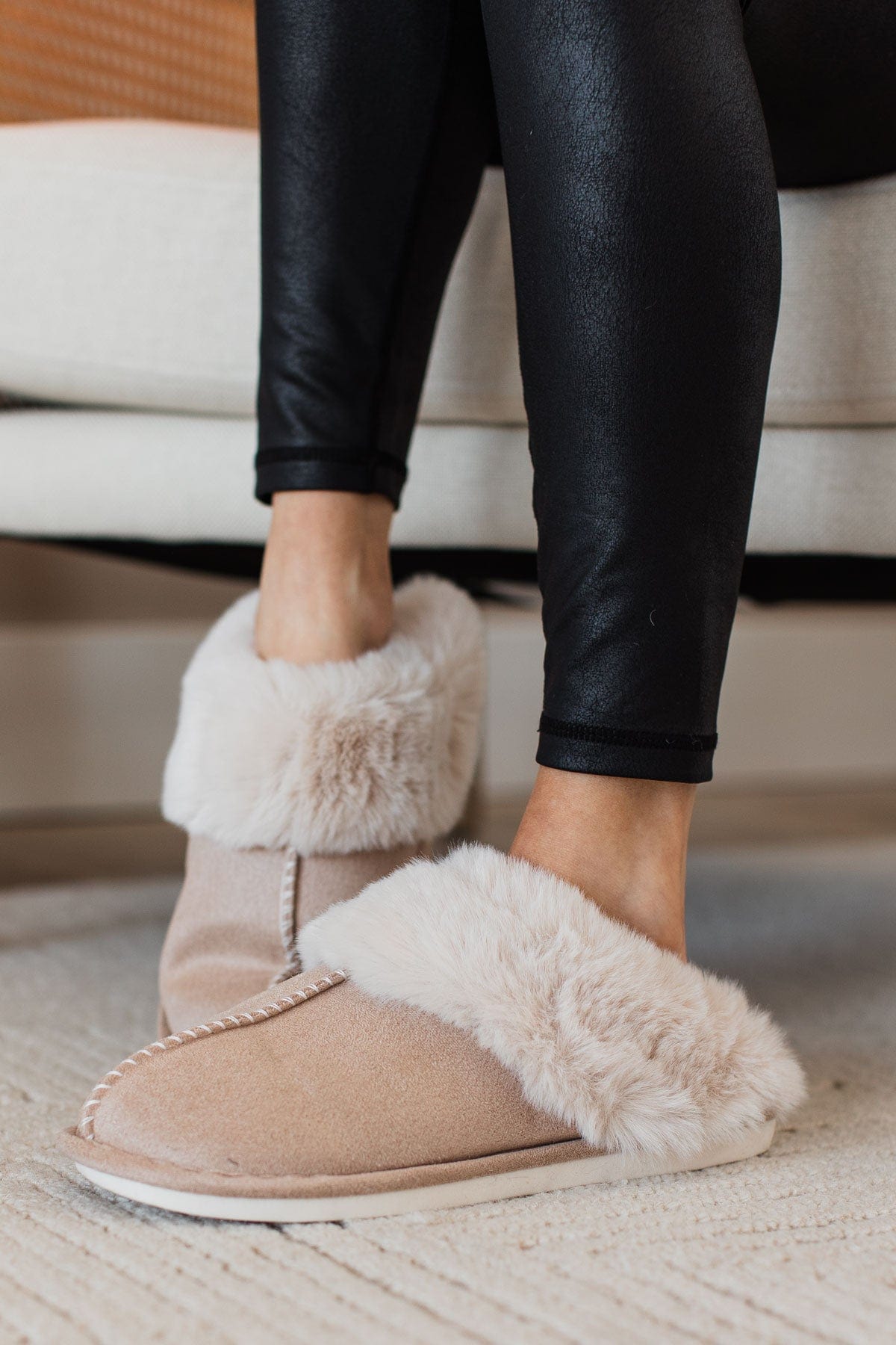 Cozy Mood Faux Fur Slippers- Light Taupe