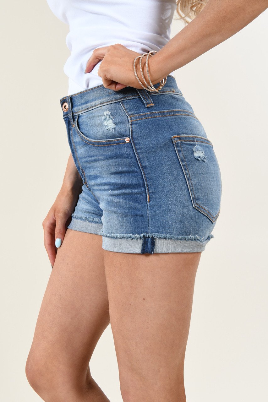 Sneak Peek Hi-Rise Shorts - Medium Wash