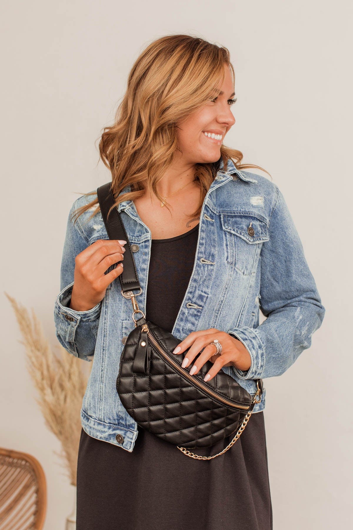 Attached At The Hip Quilted Belt Bag- Black – The Pulse Boutique