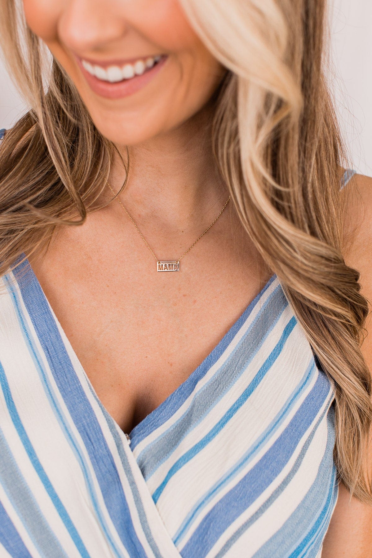"Mama" Block Letter Chain Necklace- Gold