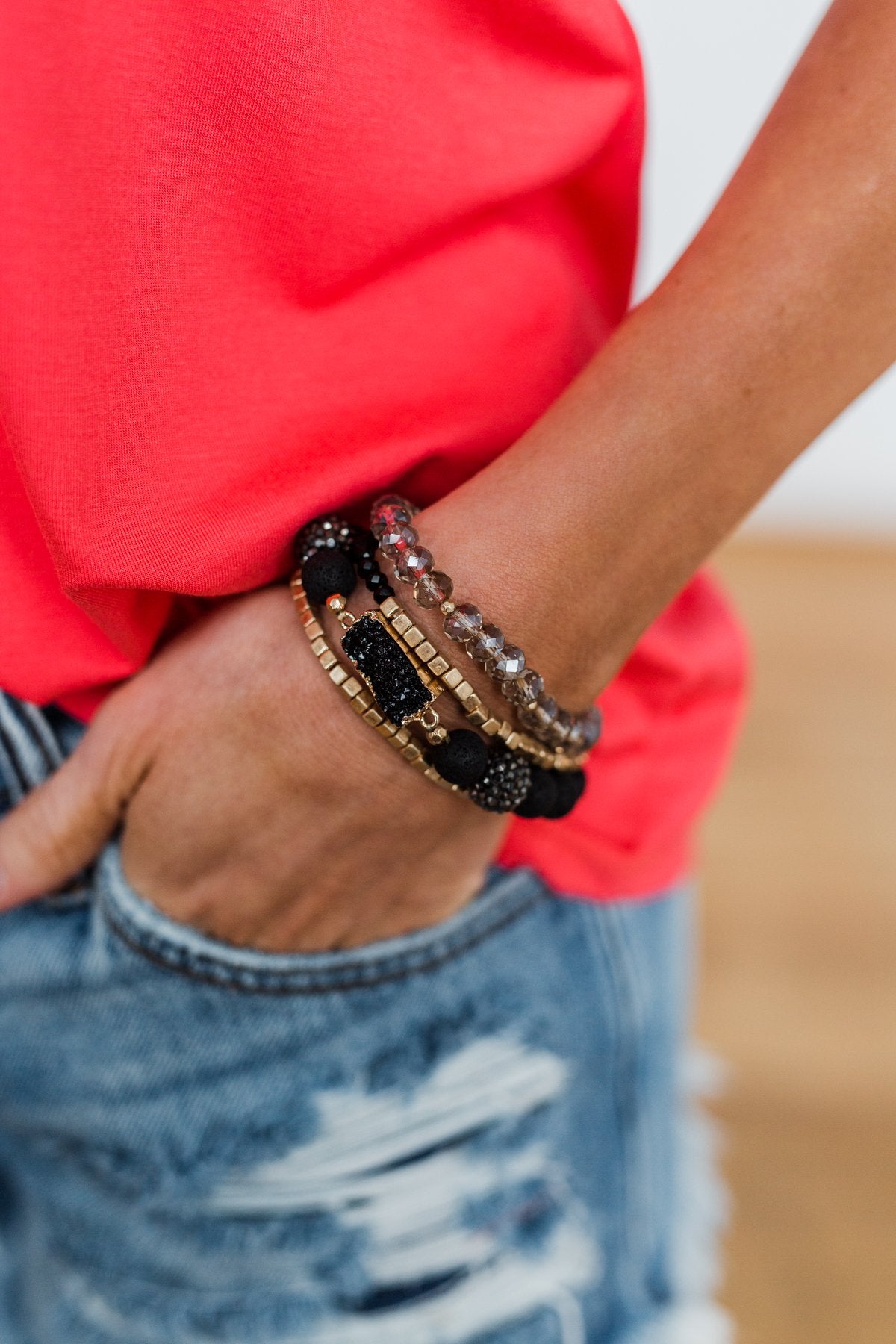 Crystal Pendant & Glam Beaded Bracelet Set- Black & Gold