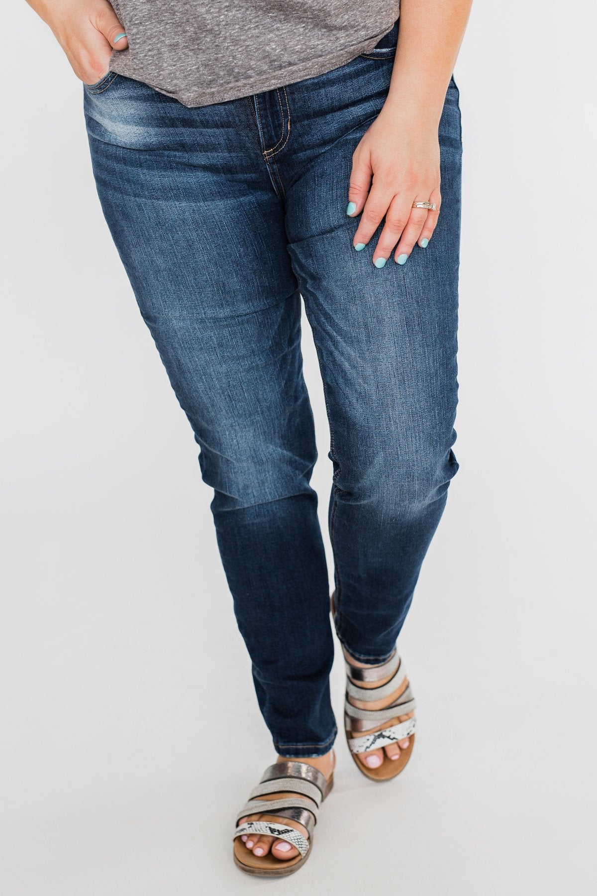 Sneak Peek Jeans- Layla Wash