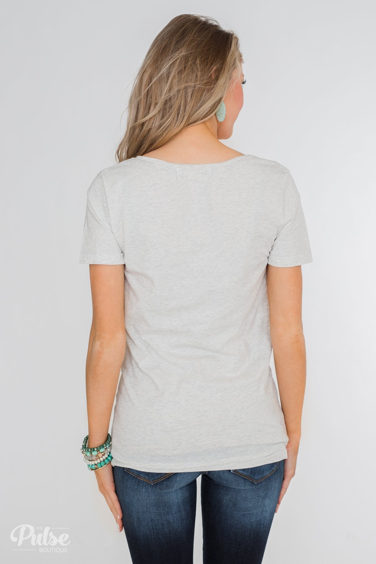Essential V-Neck Pocket Tee Shirt- Heather Off White