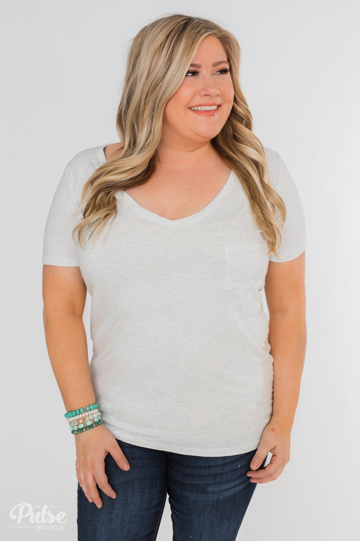Essential V-Neck Pocket Tee Shirt- Heather Off White