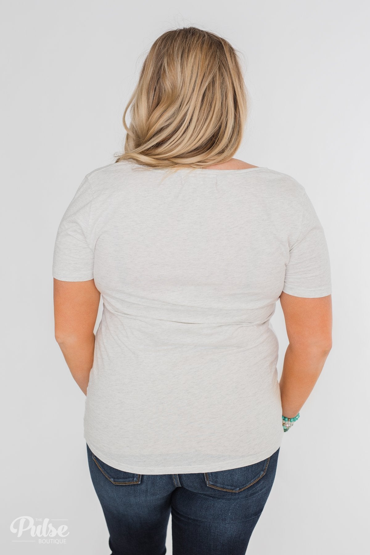 Essential V-Neck Pocket Tee Shirt- Heather Off White