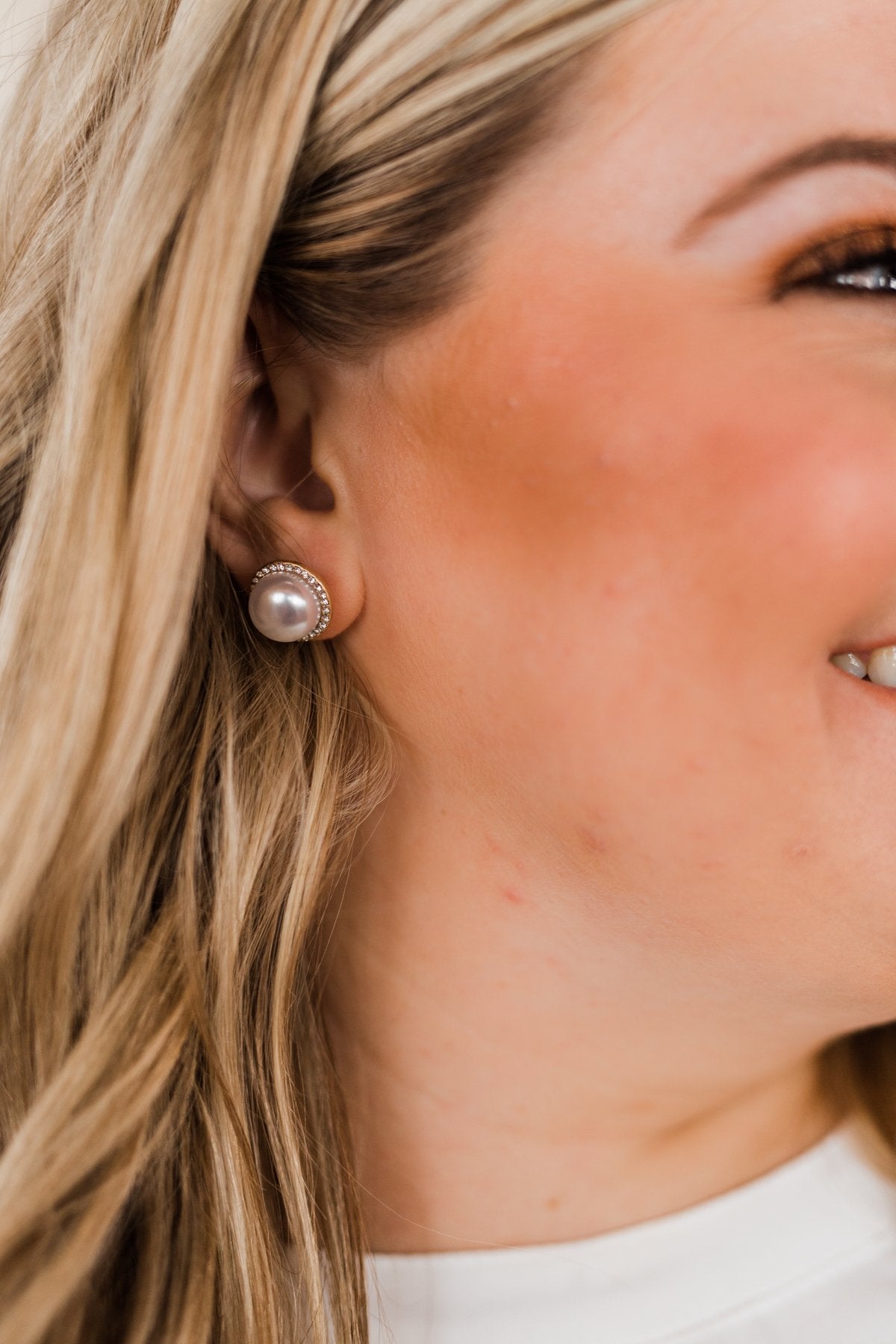 Cute Classy Pearl Stud Earrings The Pulse Boutique