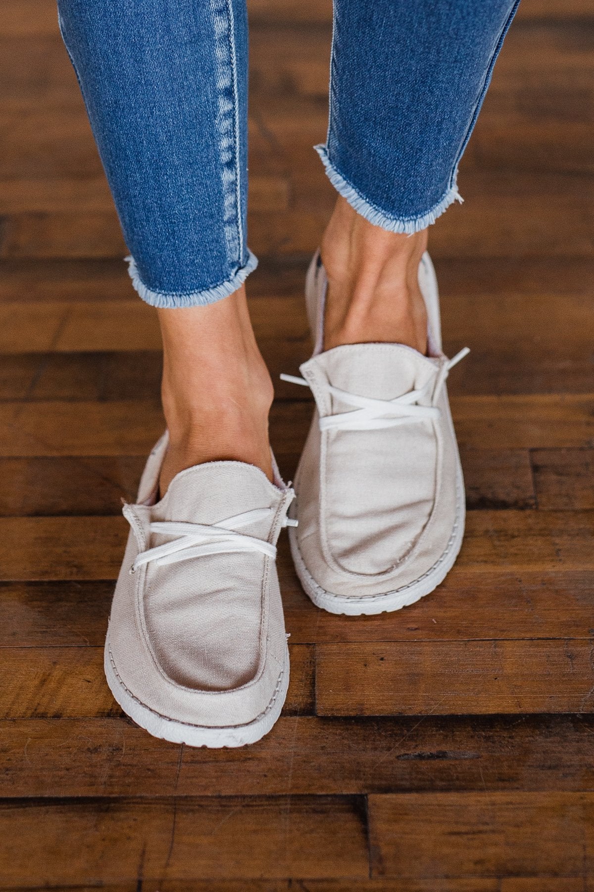 Gypsy Jazz Poppy Sneakers- Cream