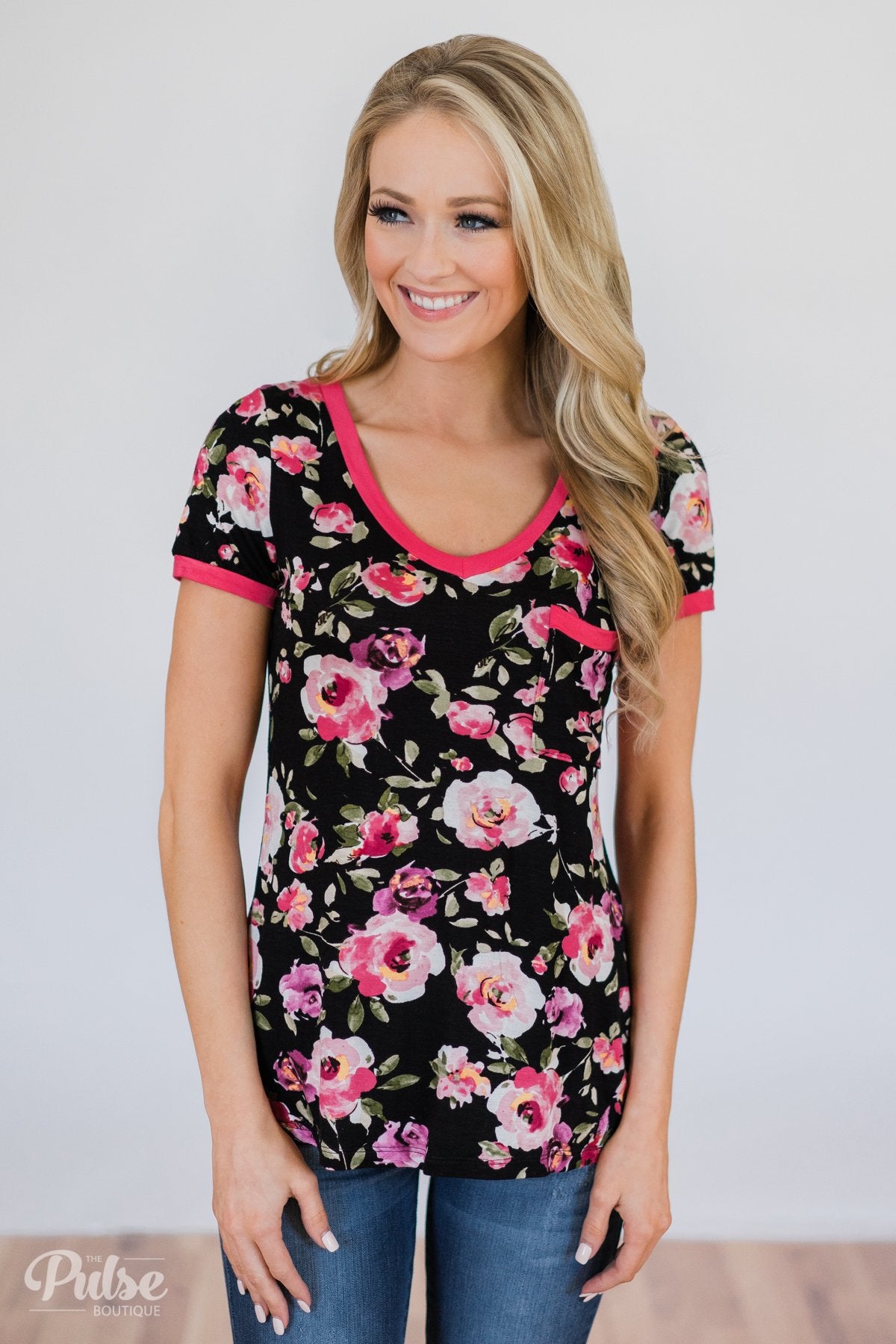 Borrow my Heart Floral V-Neck Pocket Top- Black – The Pulse Boutique