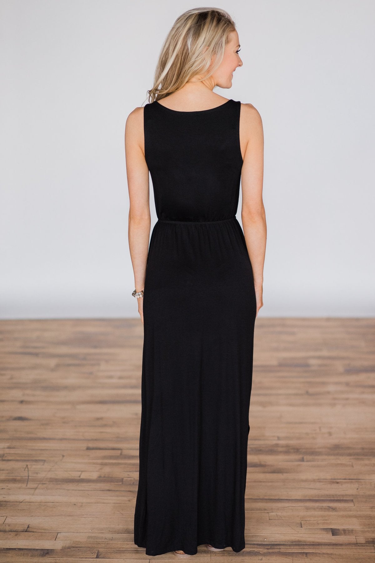 Summer's Must Have Maxi Dress - Black