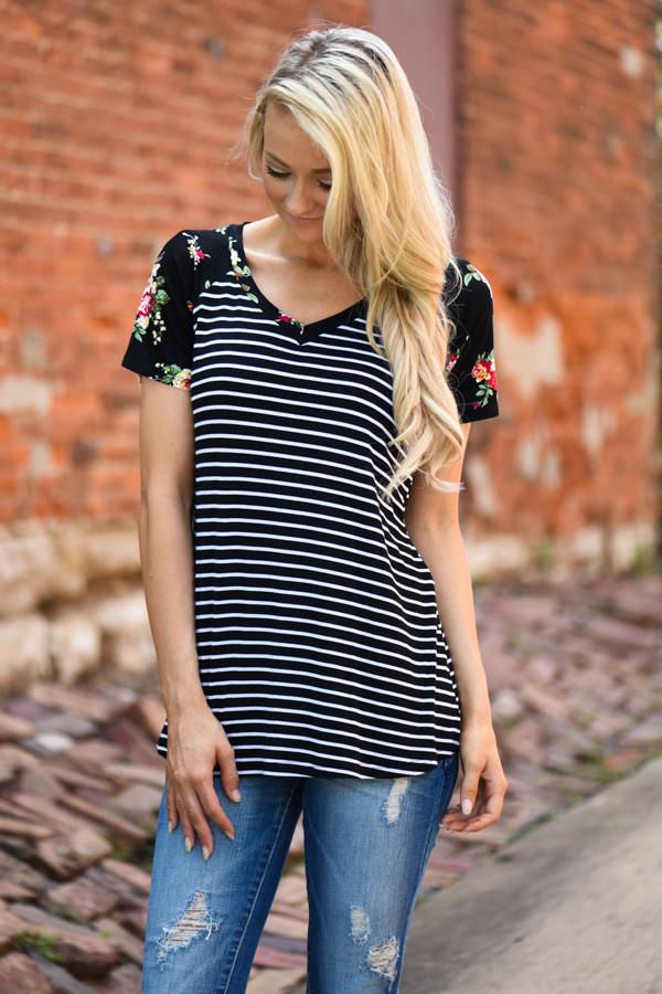 Just My Type Floral Top ~ Black