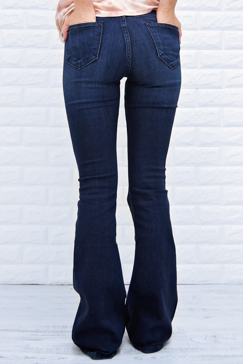 Must Have Dark Flare Jeans - Kan Can