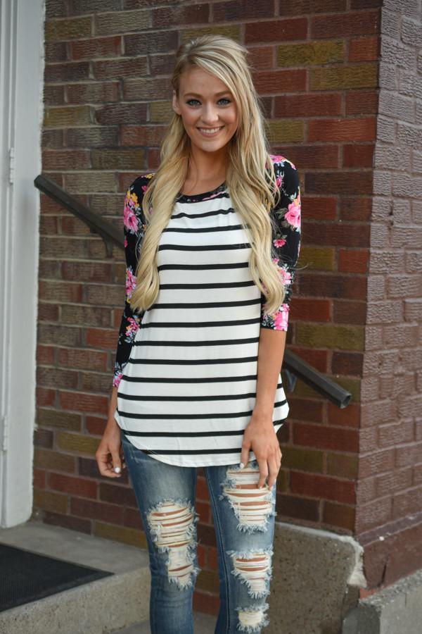 Crowd Pleaser Floral Top ~ Ivory