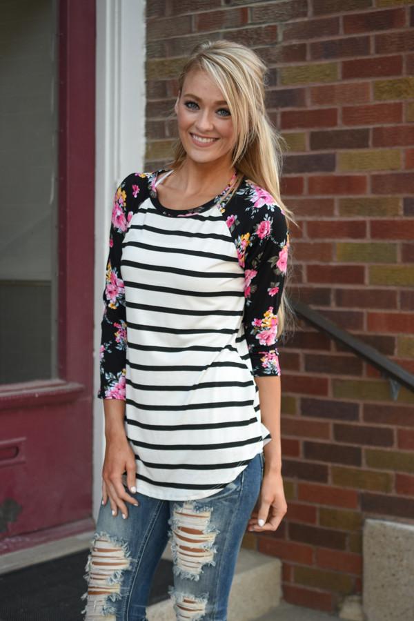 Crowd Pleaser Floral Top ~ Ivory