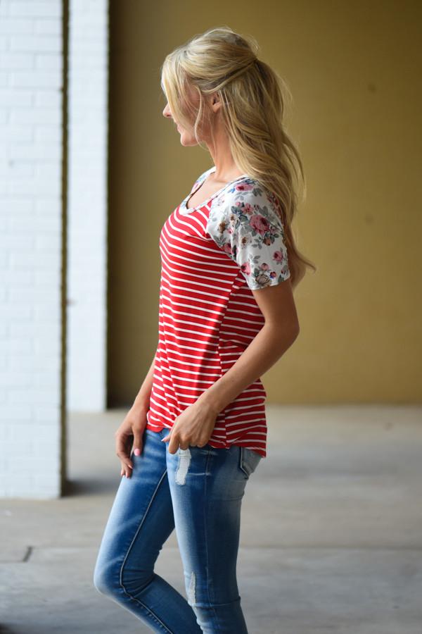 Just My Type Floral Top ~ Red