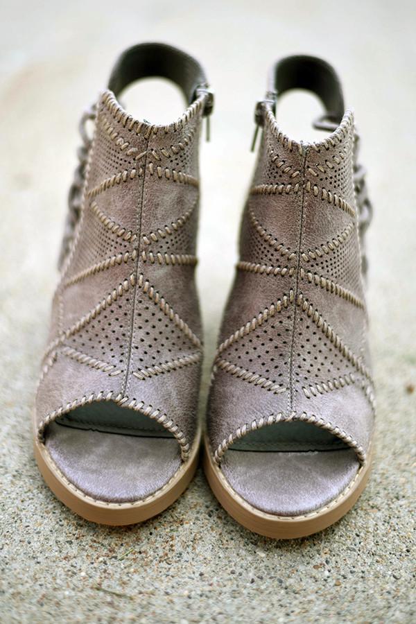 Tracy Grey Wedges - Not Rated