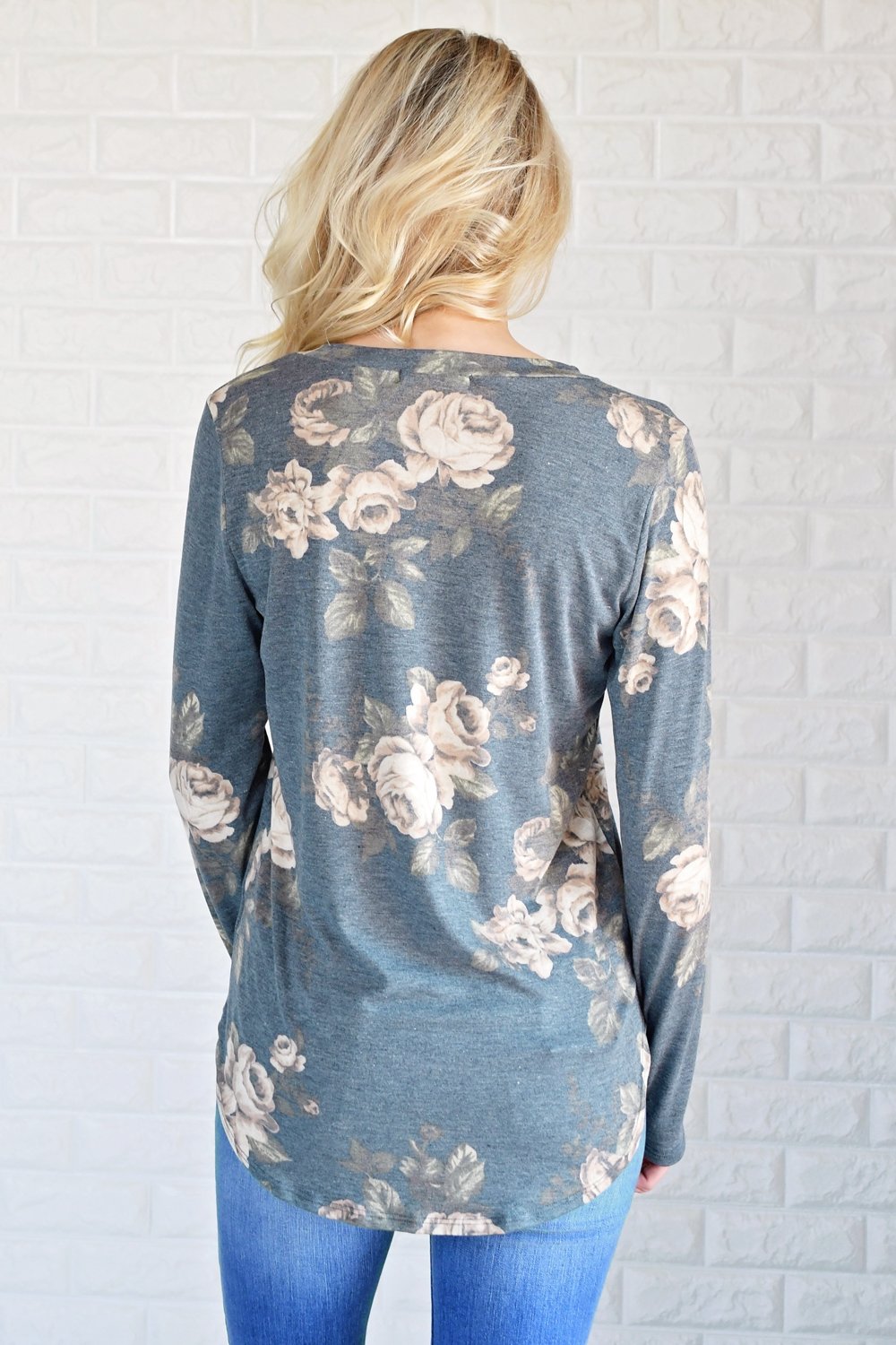 Good Times Floral V-Neck Top – The Pulse Boutique