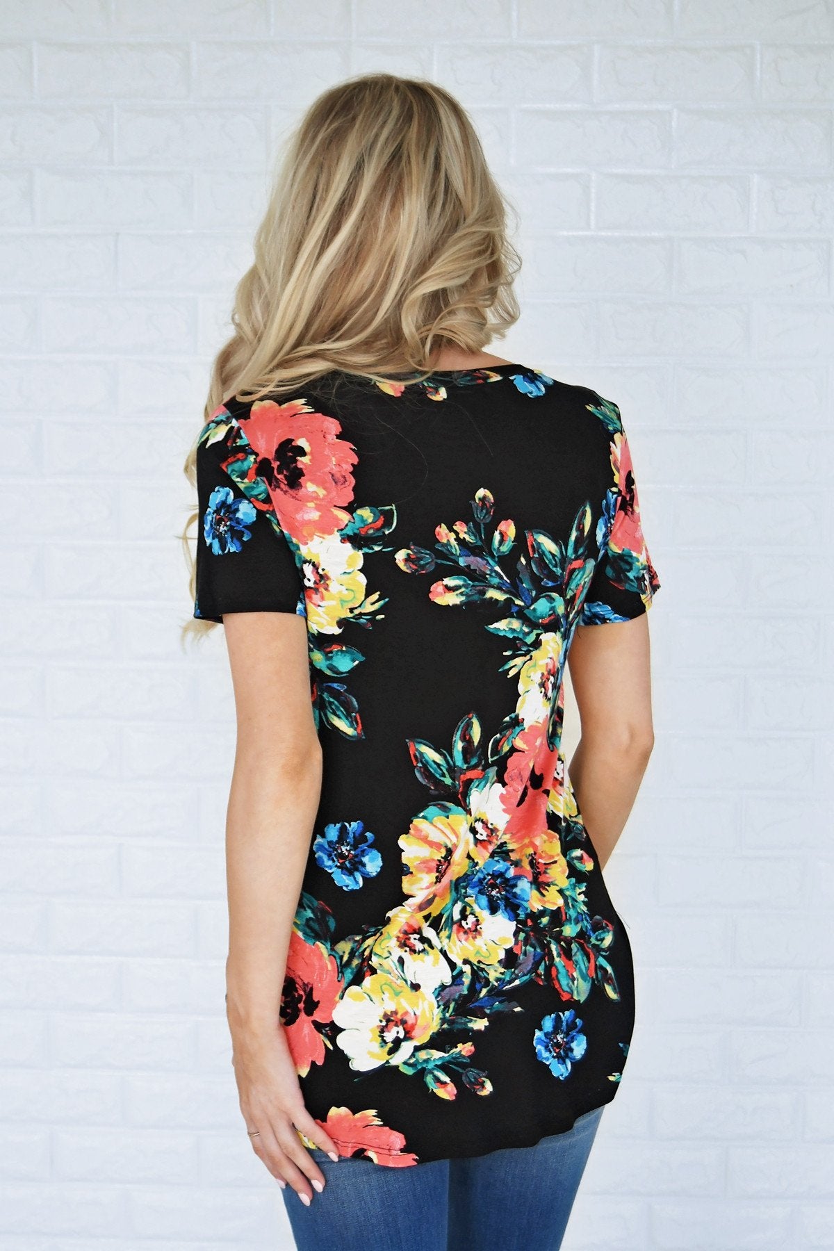 Bold Black Floral V-Neck Top – The Pulse Boutique