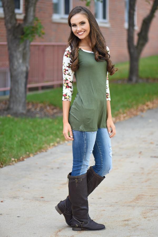 Catch My Eye Floral Top - Olive
