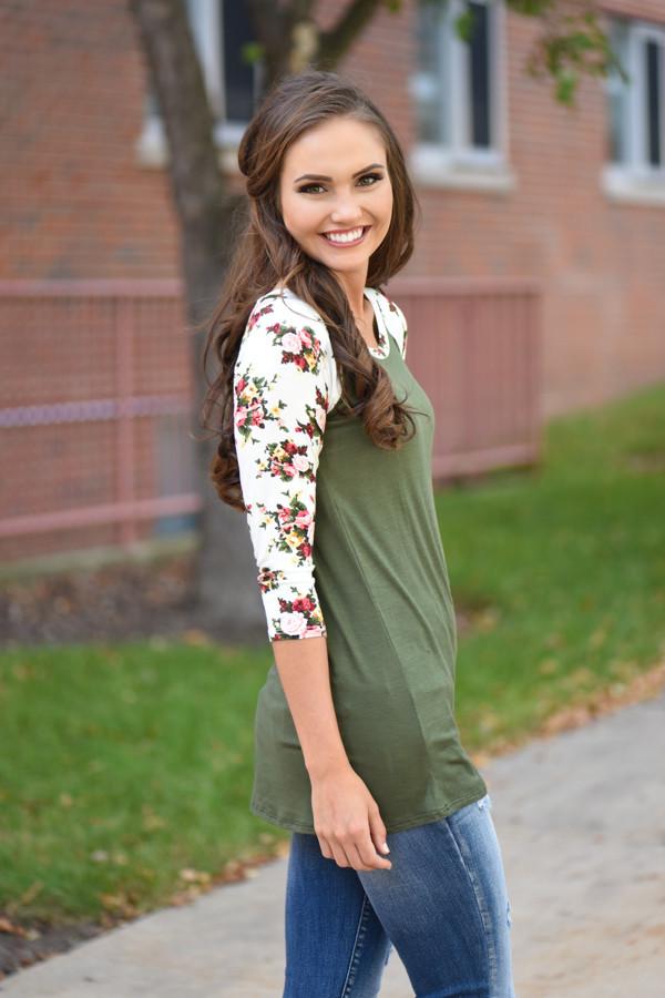 Catch My Eye Floral Top - Olive