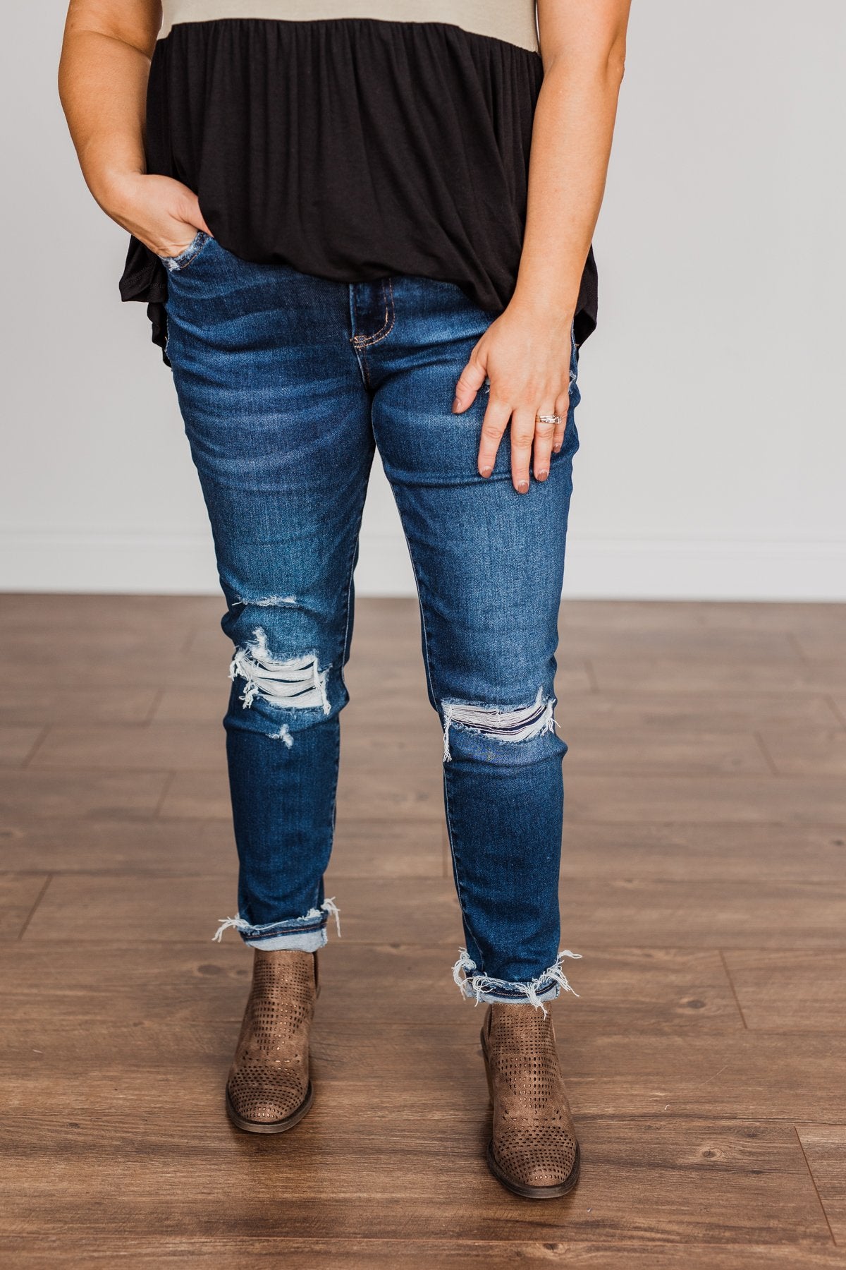 Vervet Mid-Rise Skinny Jean- Kristine Wash