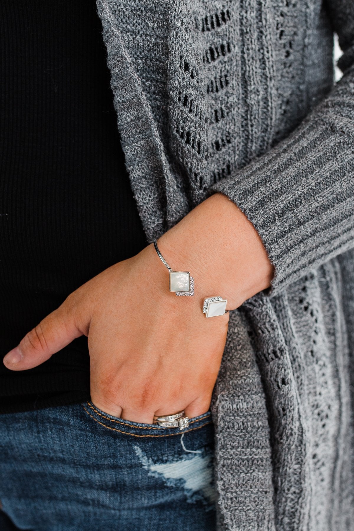 Single Adjustable Bracelet- Silver & Iridescent