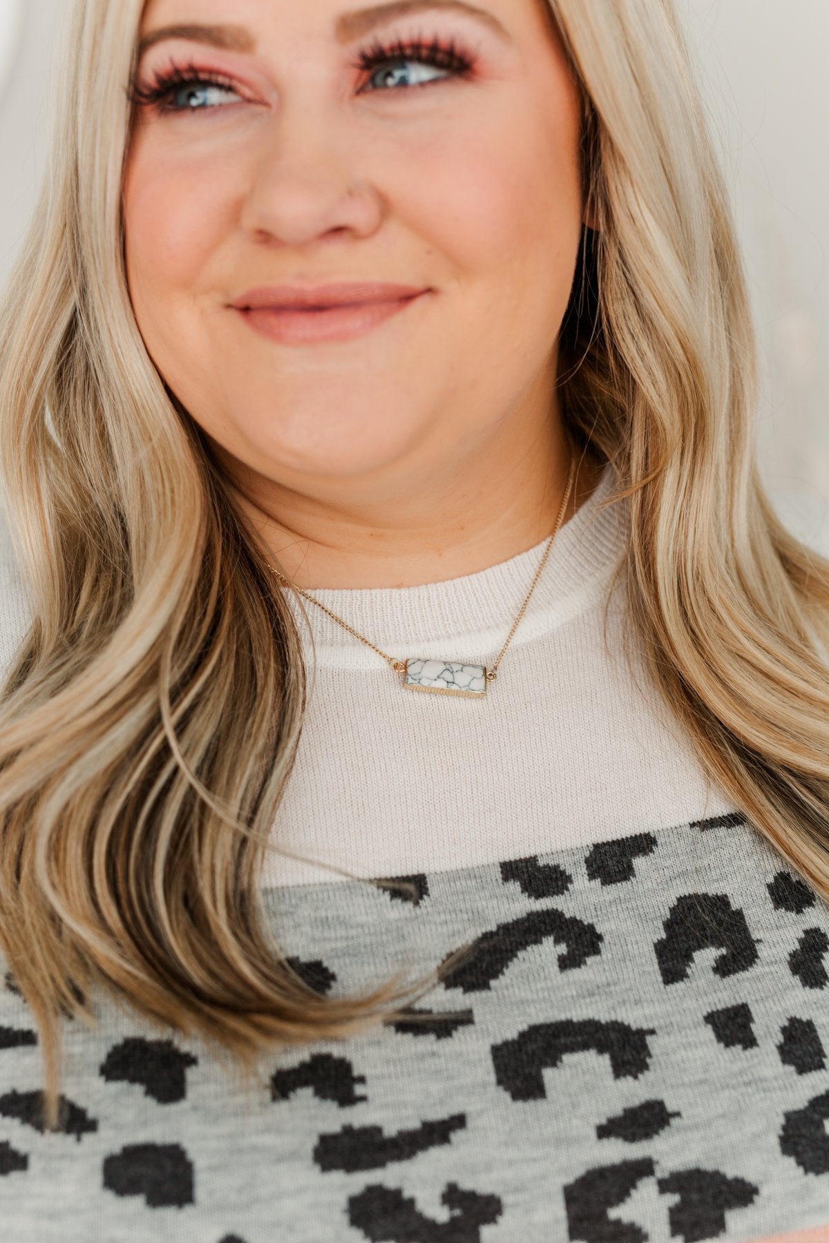 Rise & Shine Marbled Pendant Necklace- White & Gold