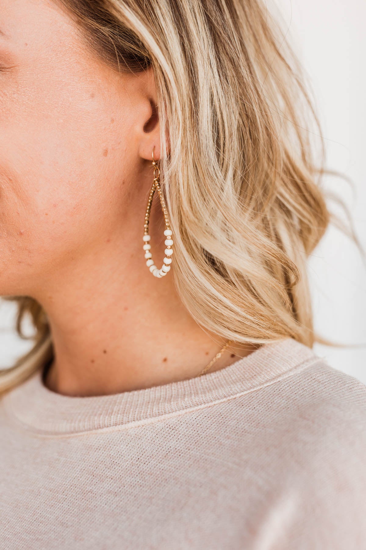 Looking Darling Earrings- Gold & Cream