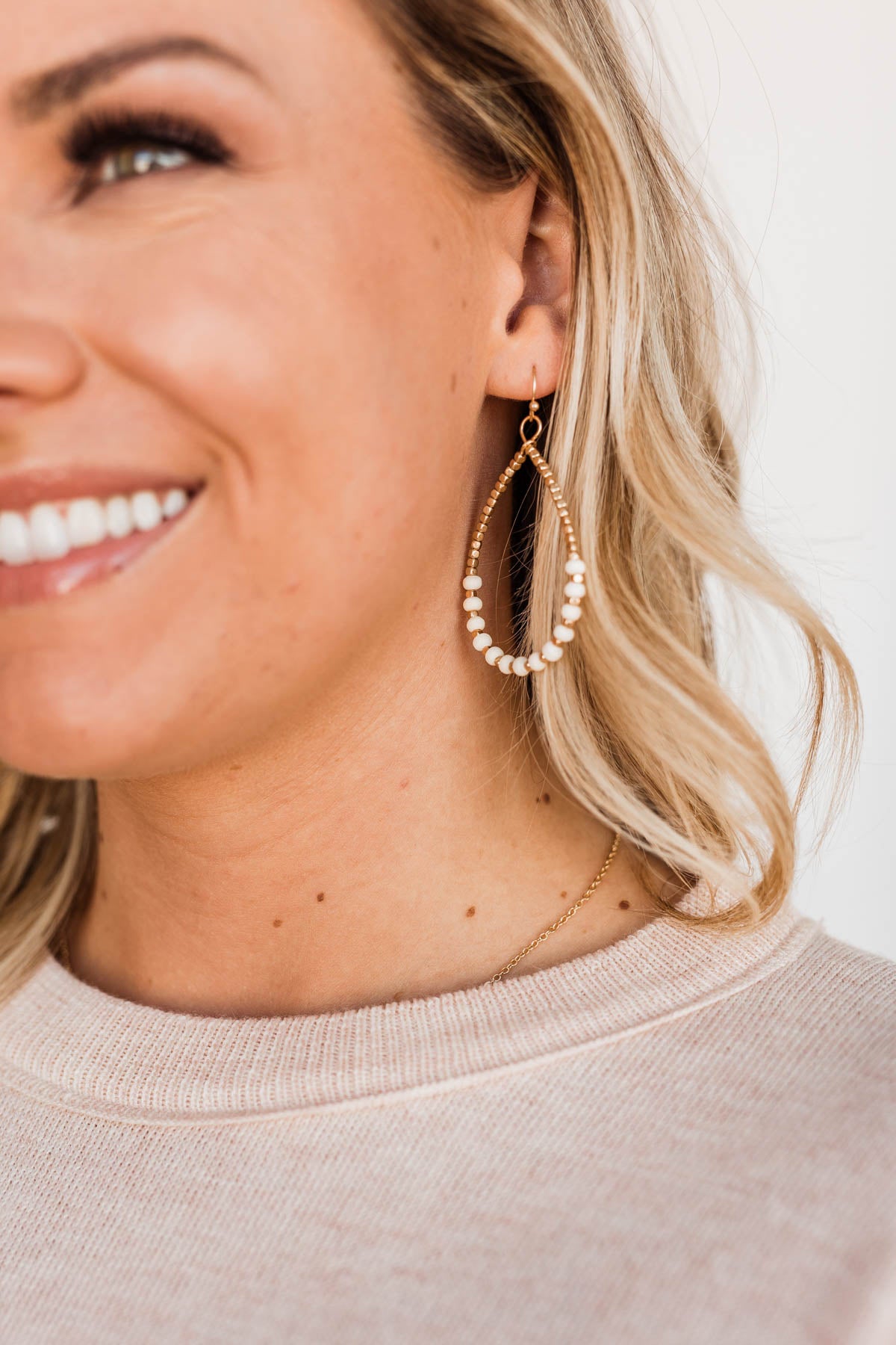 Looking Darling Earrings- Gold & Cream