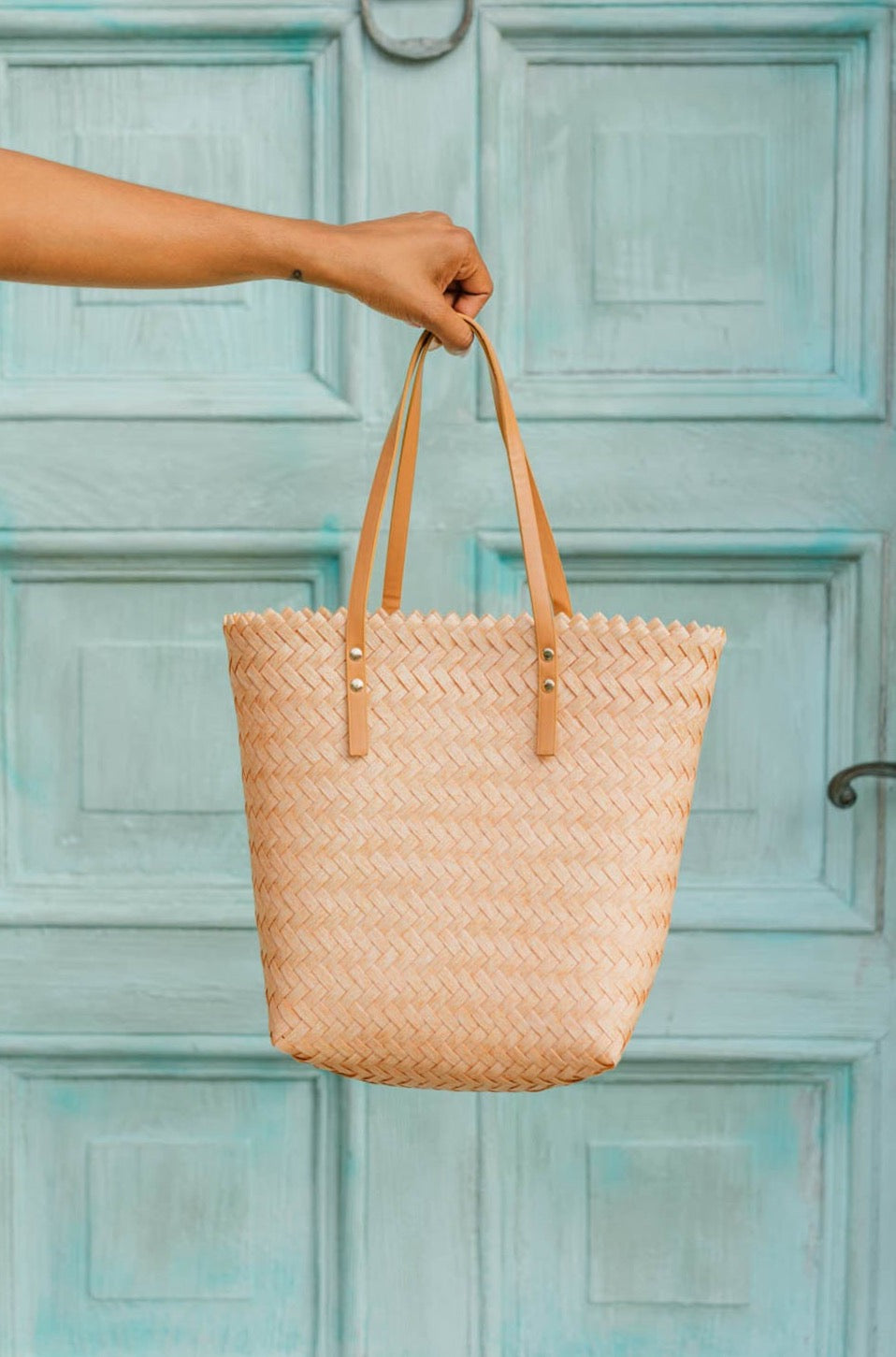 Drinks On The Beach Woven Tote- Natural