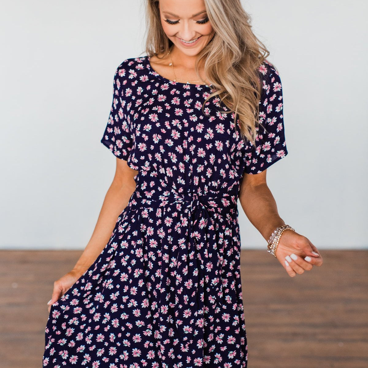 Make A Way Floral Short Sleeve Dress- Navy – The Pulse Boutique