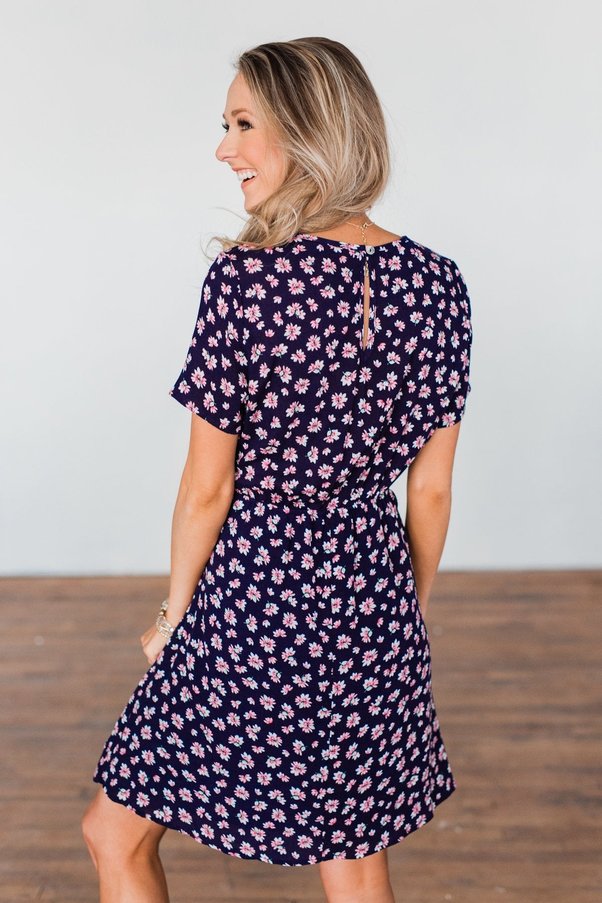 Make A Way Floral Short Sleeve Dress- Navy – The Pulse Boutique