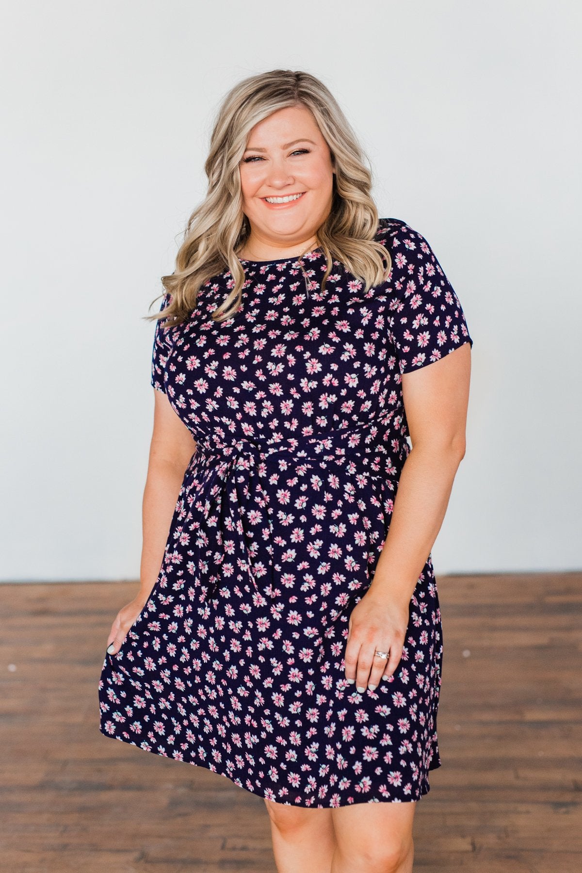 Make A Way Floral Short Sleeve Dress- Navy – The Pulse Boutique