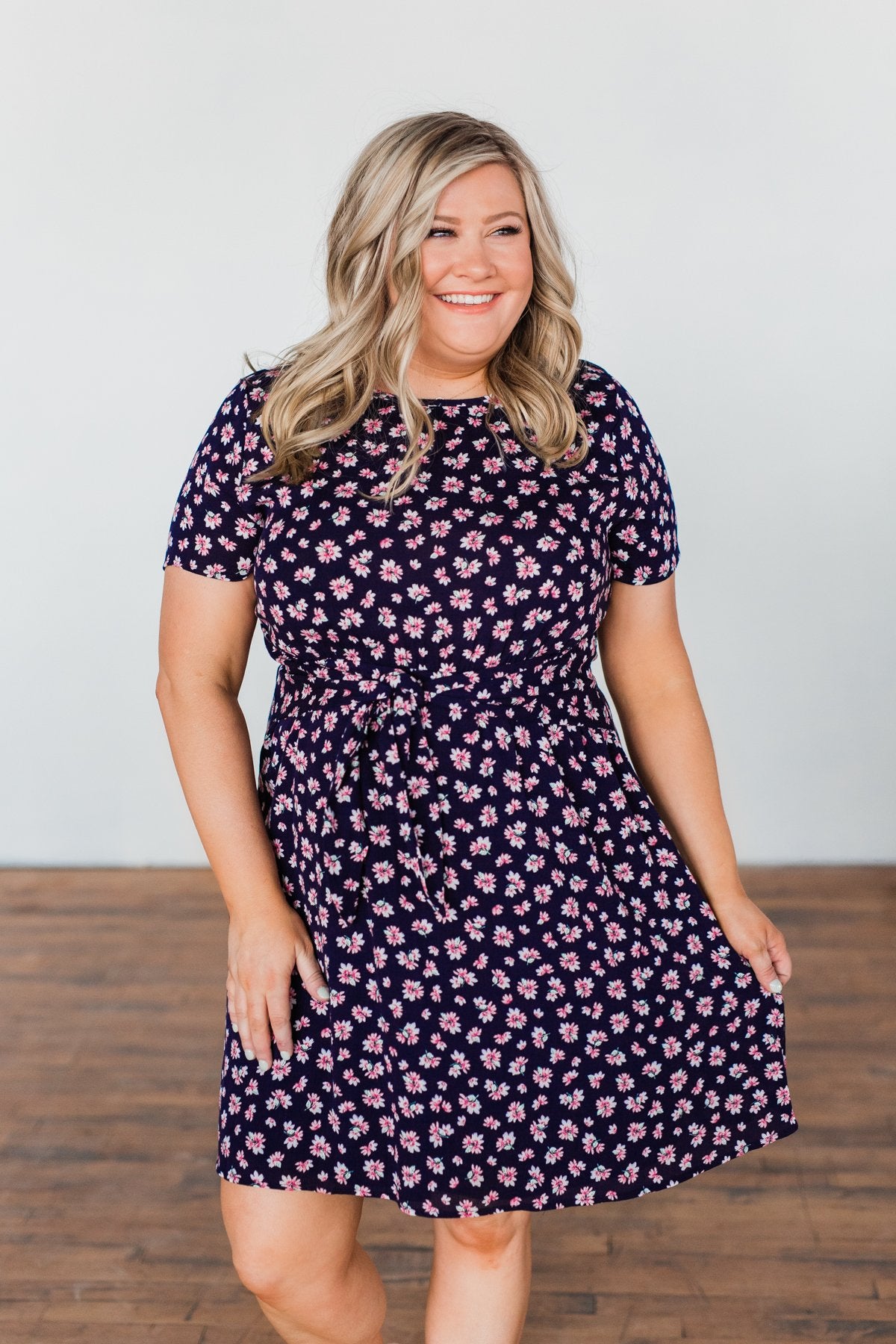 Make A Way Floral Short Sleeve Dress- Navy – The Pulse Boutique