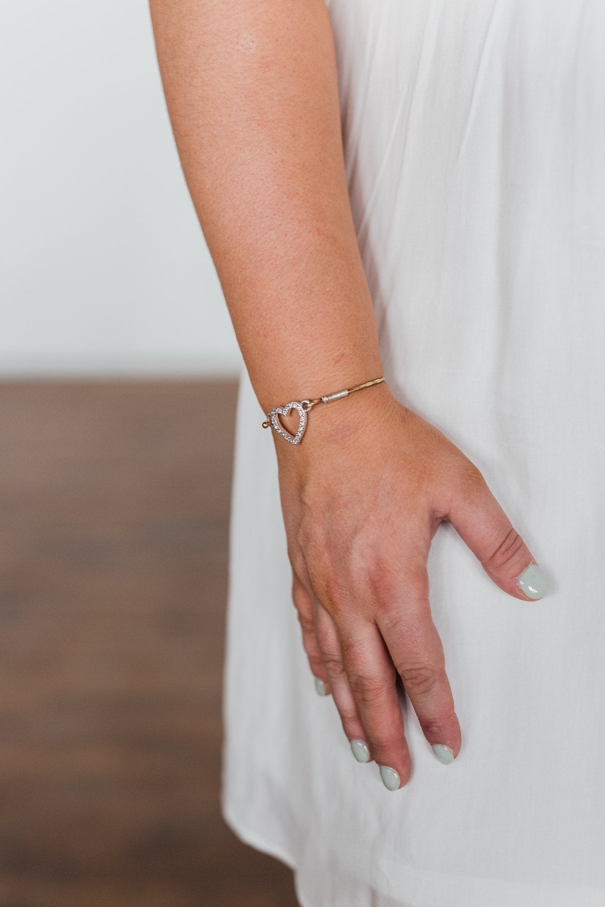 Single Diamond Studded Heart Bracelet- Bronze